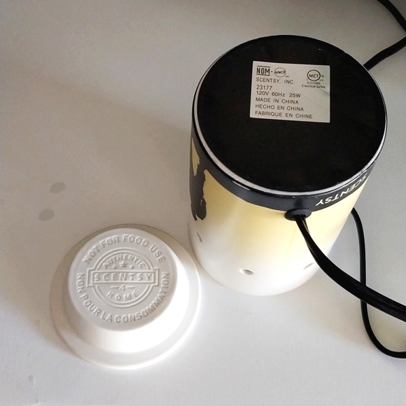 Service & Sacrifice Scentsy Full Size Warmer - Picture 7 of 10